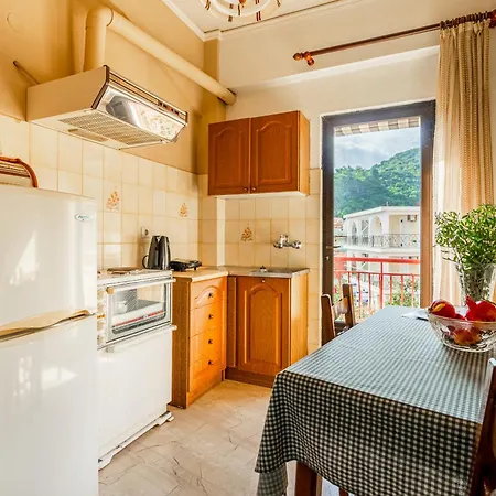 Appart hôtel For 2 By Alecos Poros (Kefalonia)